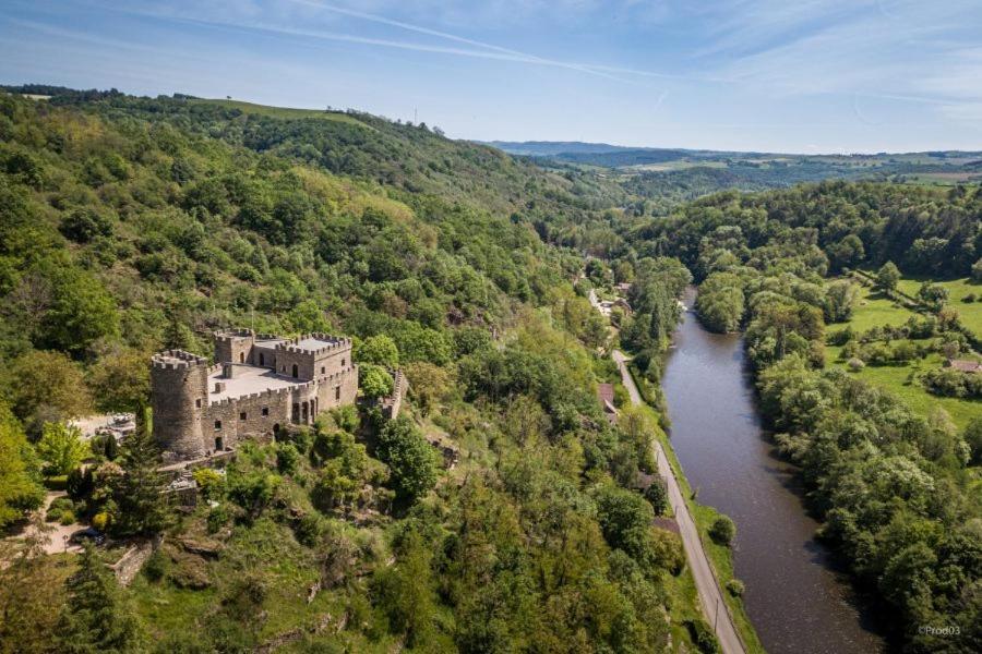 Apartamento Studio En Auvergne Le Ruisseau Saint-Priest-Bramefant Exterior foto